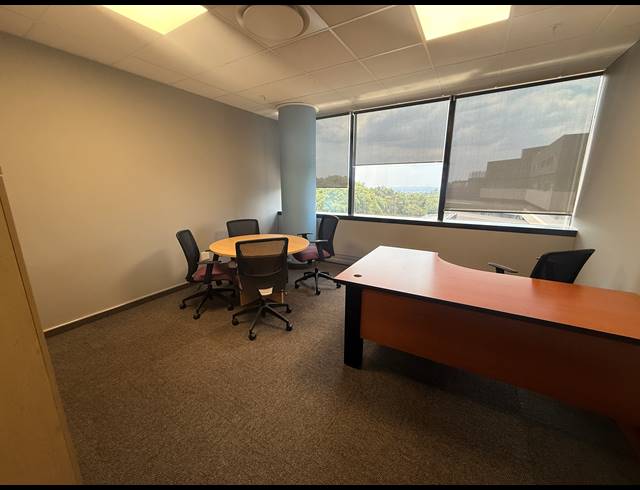 5,054M² BUILDING FOR SALE IN PARKTOWN